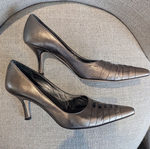 Silver Roberto Capucci Heels with Pointed Toe  Size 10B - Picture 4 of 9
